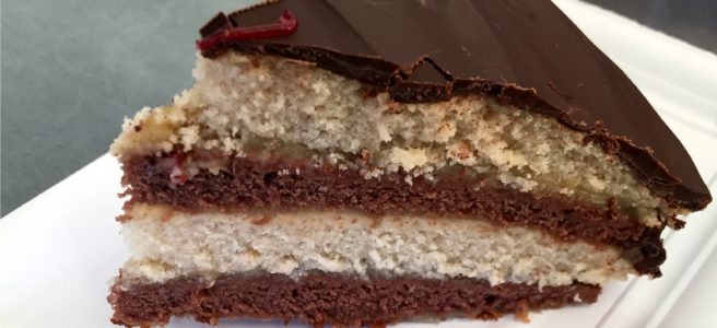Schoko-Vanille-Biskuit-Torte